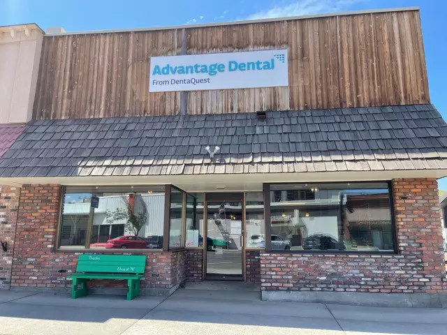 Advantage Dental+ Heppner storefront.