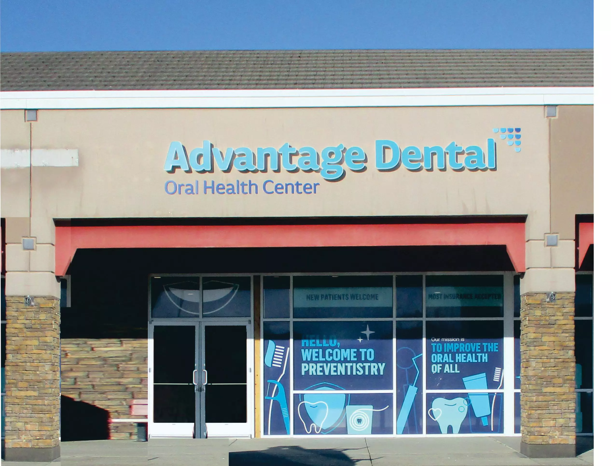 Advantage Dental+ Seaside storefront.