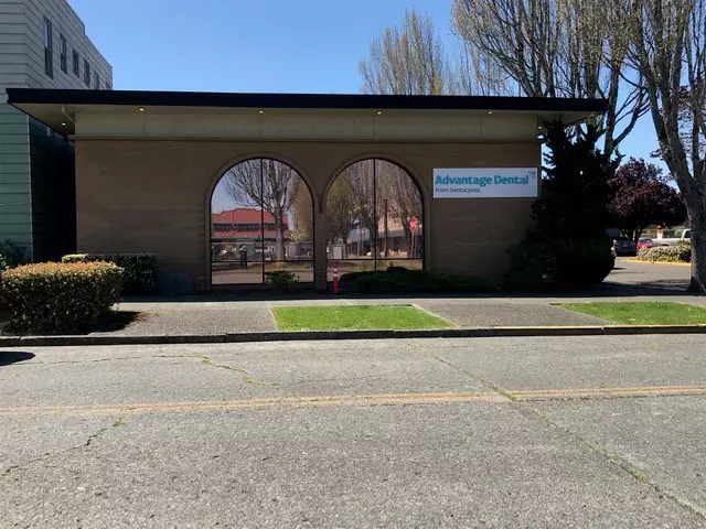 Advantage Dental+ Coos Bay storefront